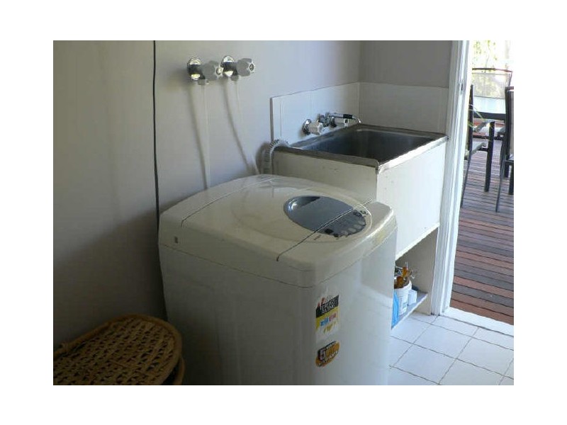 11 Orlando Cres, Kuluin QLD 4558