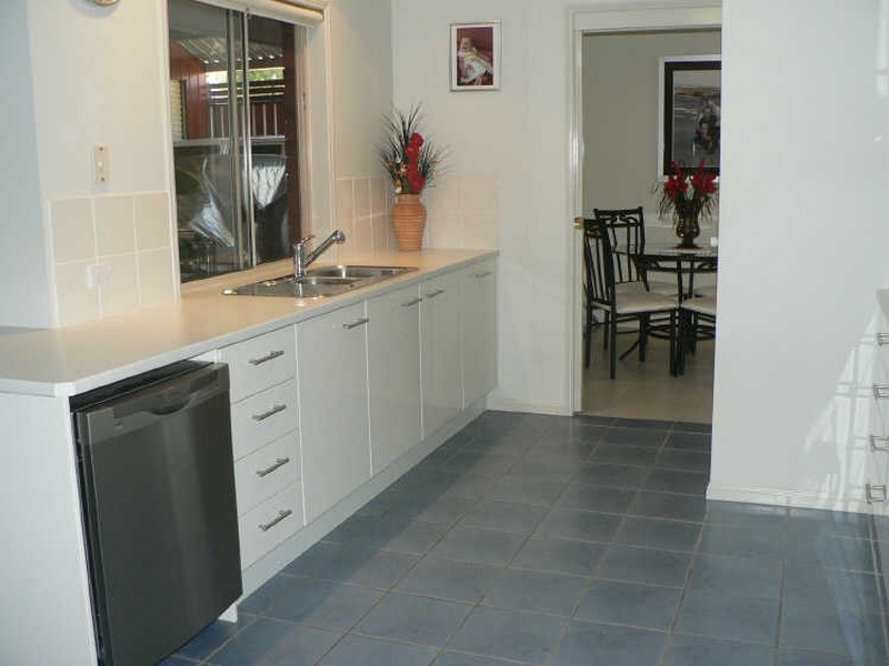 93 Elkhorn St, Kuluin QLD 4558