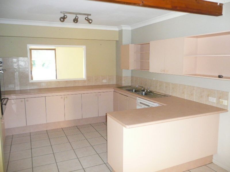 1/18 Broadmeadows Rd, Maroochydore QLD 4558