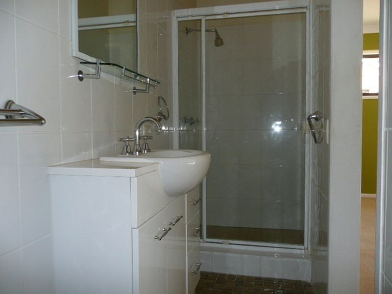 1/18 Broadmeadows Rd, Maroochydore QLD 4558