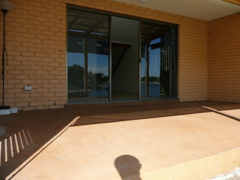 1/18 Broadmeadows Rd, Maroochydore QLD 4558