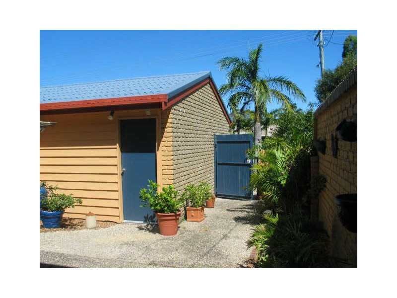 1/18 Broadmeadows Rd, Maroochydore QLD 4558