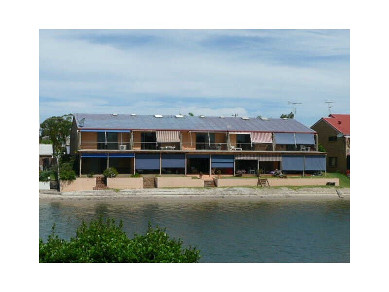 1/18 Broadmeadows Rd, Maroochydore QLD 4558