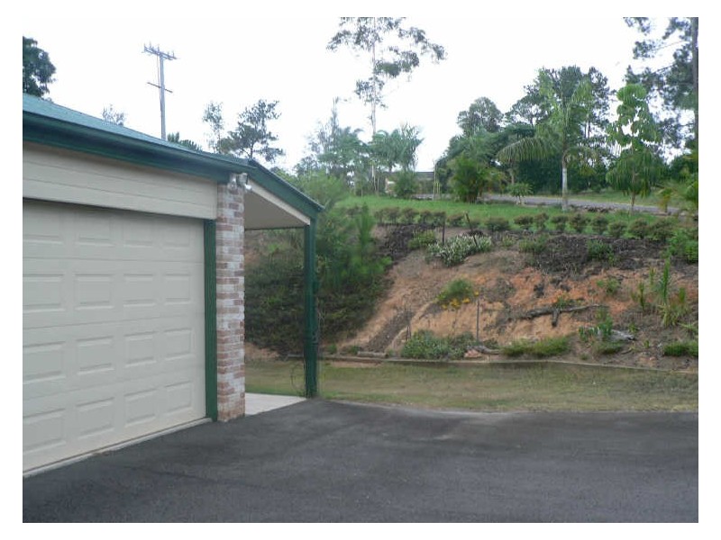 15 Shires Rd, Woombye QLD 4559