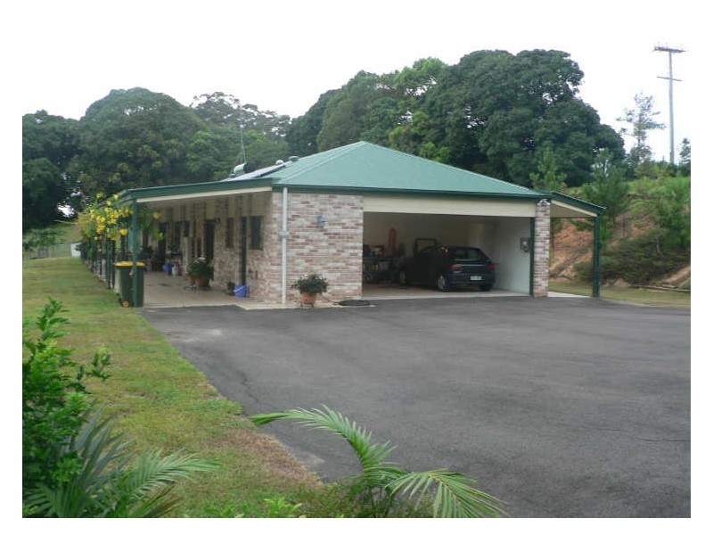 15 Shires Rd, Woombye QLD 4559