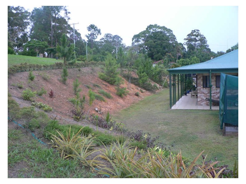 15 Shires Rd, Woombye QLD 4559