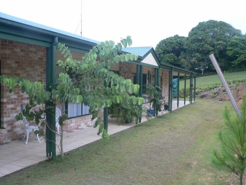15 Shires Rd, Woombye QLD 4559