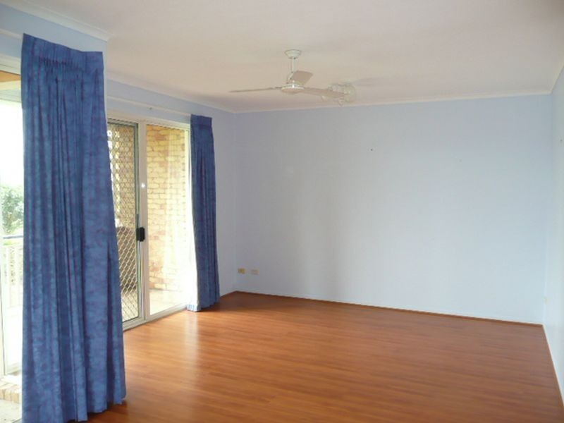 2/289 Bradman Ave, Maroochydore QLD 4558