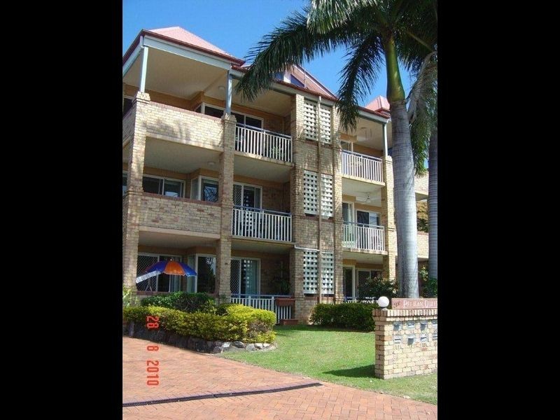 2/289 Bradman Ave, Maroochydore QLD 4558