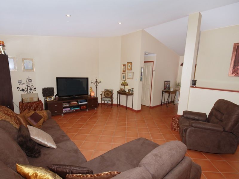 1 Emerald Vista Pde, Yandina QLD 4561
