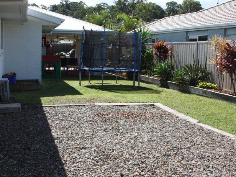 7 Calais Ct Maroochy Meadows Estate, Kuluin QLD 4558