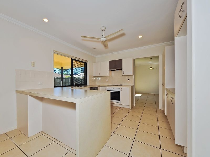 5 Baltimore Pl Maroochy Meadows Estate, Kuluin QLD 4558