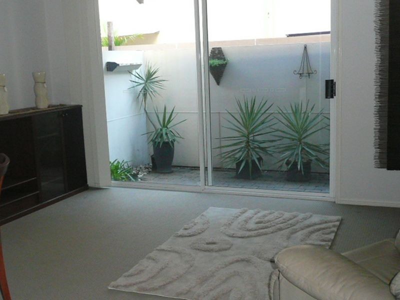 2/12 Arwen St, Maroochydore QLD 4558