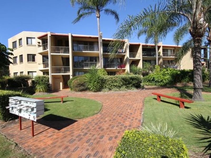 1/77 Bradman Ave, Maroochydore QLD 4558
