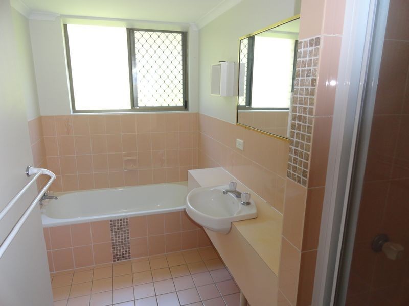 1/77 Bradman Ave, Maroochydore QLD 4558