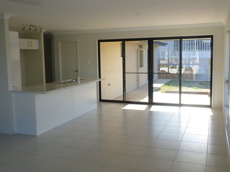 2/10 Ginger Bell Ave, Bli Bli QLD 4560