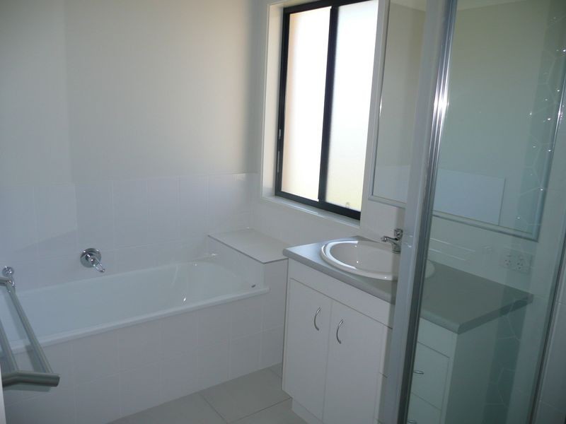 2/10 Ginger Bell Ave, Bli Bli QLD 4560