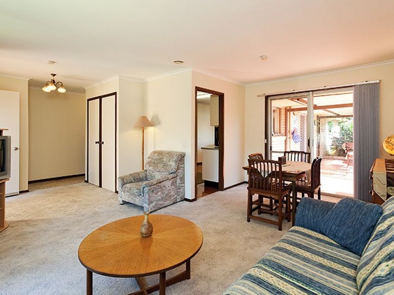 6 Orlando Cres, Kuluin QLD 4558