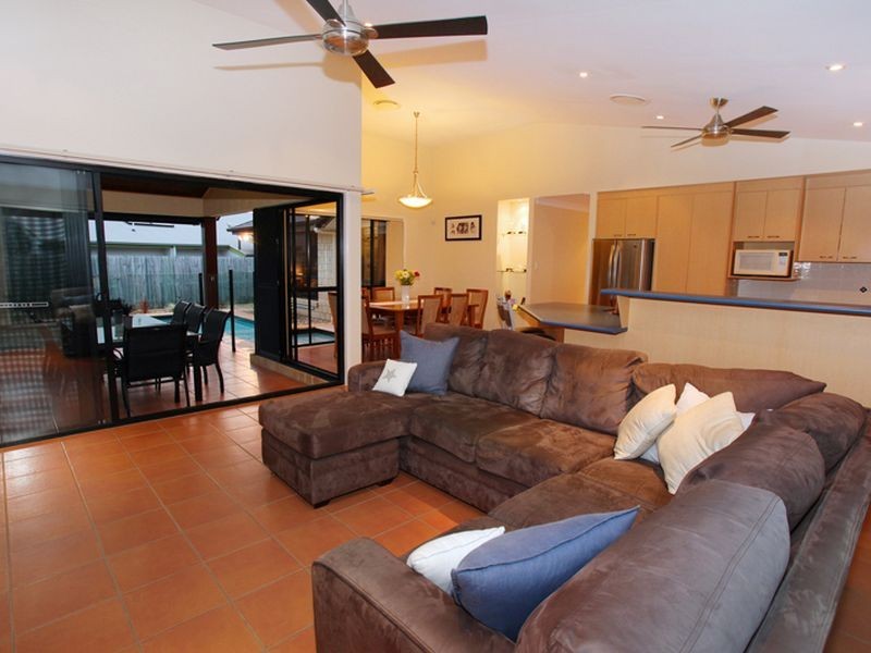 10 Calais Ct, Kuluin QLD 4558
