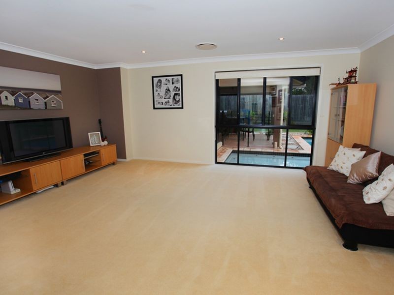 10 Calais Ct, Kuluin QLD 4558