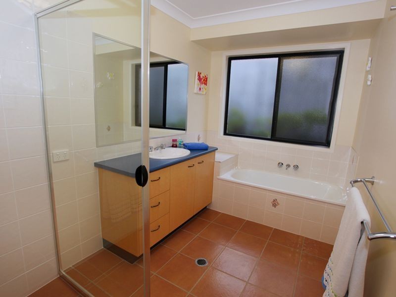 10 Calais Ct, Kuluin QLD 4558