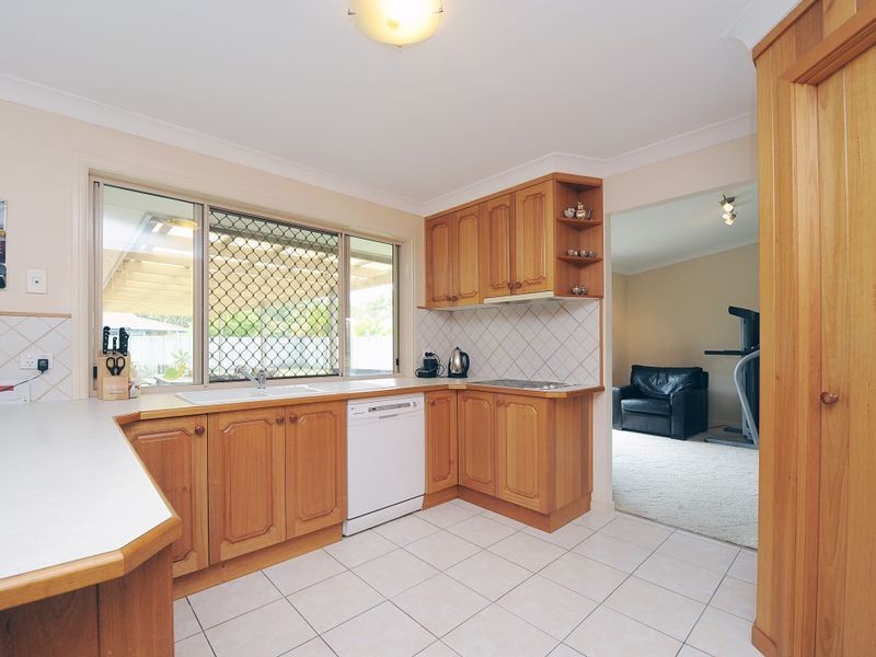 6 Sweetbrush Pl, Mountain Creek QLD 4557