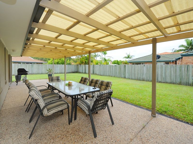 6 Sweetbrush Pl, Mountain Creek QLD 4557
