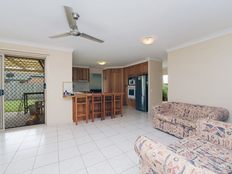 6 Sweetbrush Pl, Mountain Creek QLD 4557