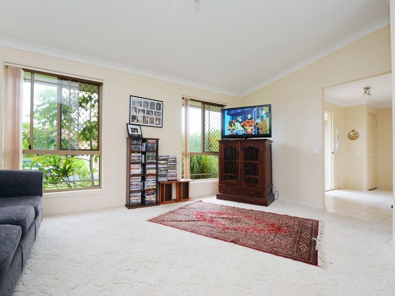 6 Sweetbrush Pl, Mountain Creek QLD 4557