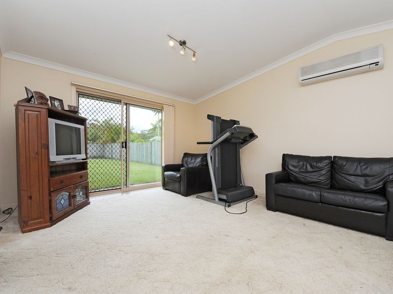 6 Sweetbrush Pl, Mountain Creek QLD 4557