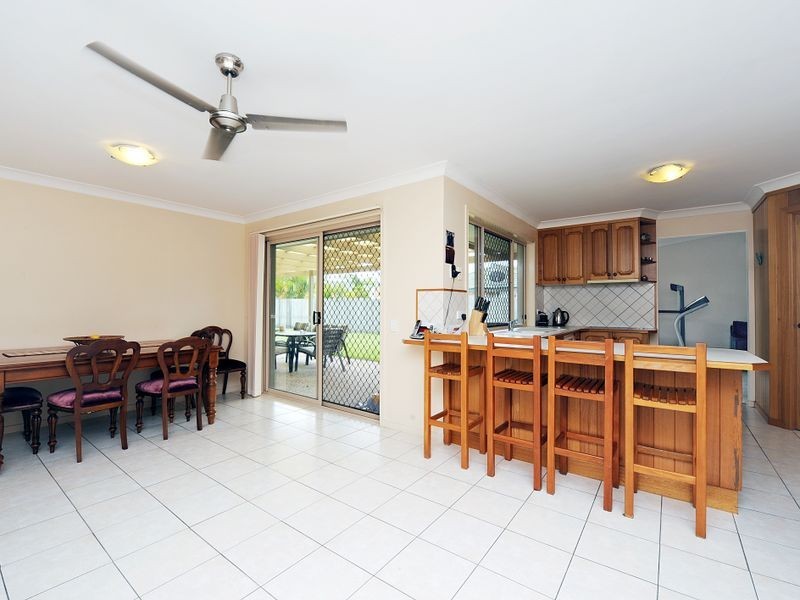 6 Sweetbrush Pl, Mountain Creek QLD 4557
