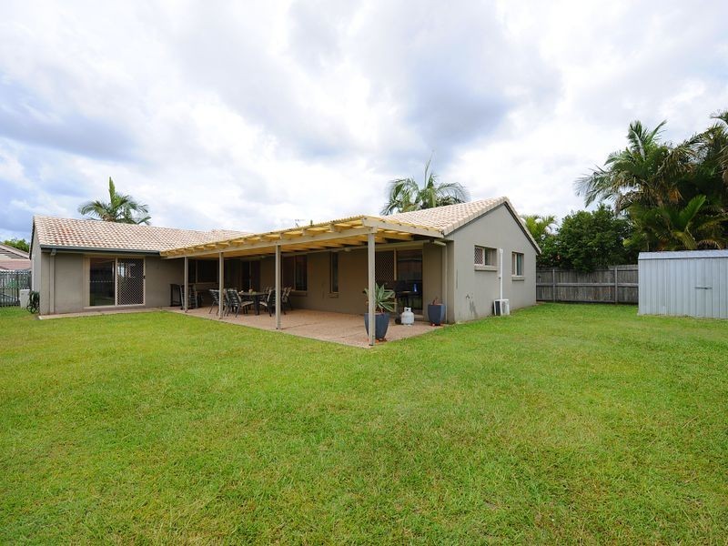 6 Sweetbrush Pl, Mountain Creek QLD 4557