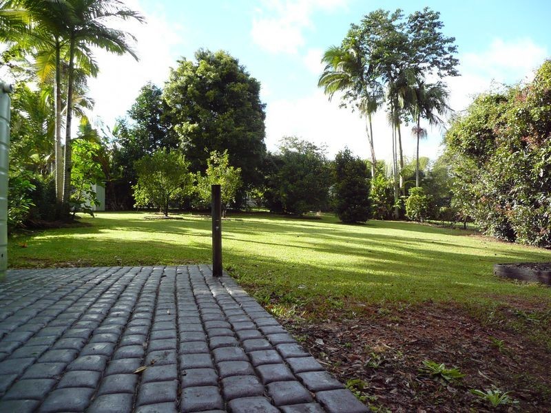 68 McKees Rd, Palmwoods QLD 4555