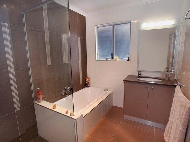 5 Yakola Pde, Alexandra Headland QLD 4572
