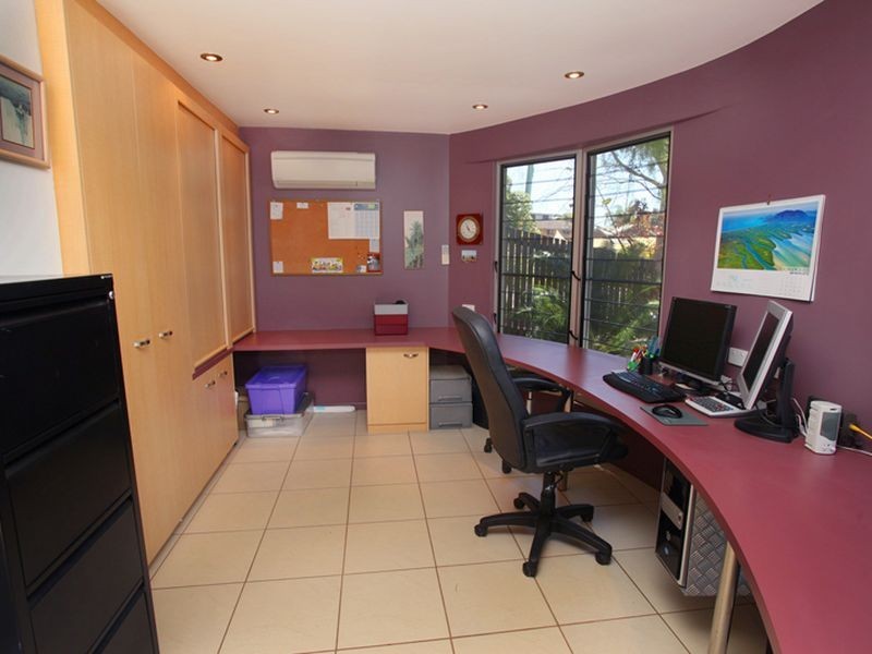 5 Yakola Pde, Alexandra Headland QLD 4572