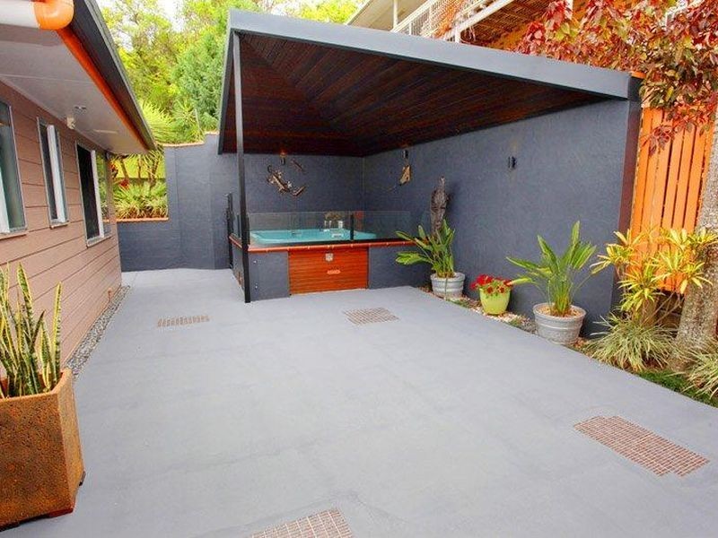 5 Yakola Pde, Alexandra Headland QLD 4572