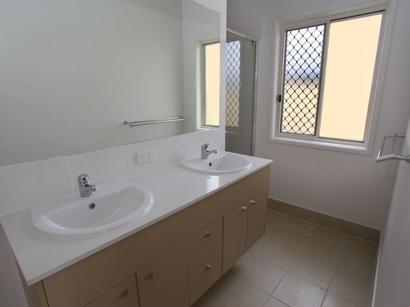 18 Crows Ash Pl, Kuluin QLD 4558