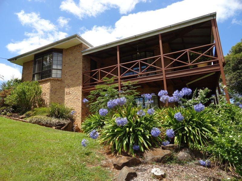 18 Mary Cairncross Ave, Maleny QLD 4552