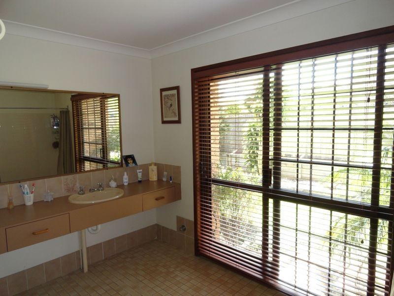 18 Mary Cairncross Ave, Maleny QLD 4552