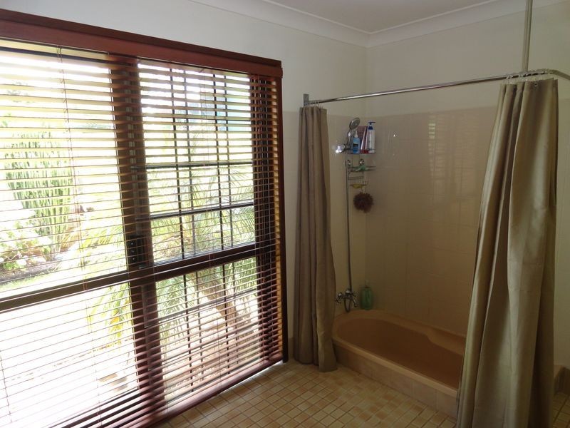 18 Mary Cairncross Ave, Maleny QLD 4552