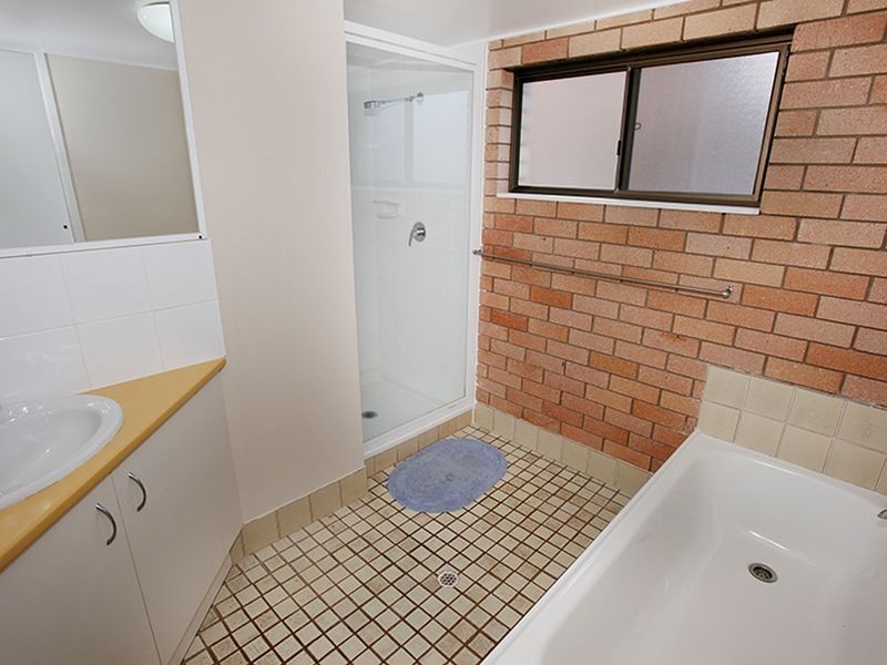 4/10 Broadmeadows Rd, Maroochydore QLD 4558