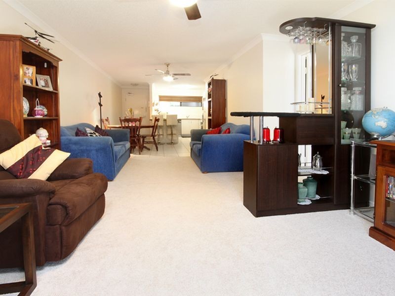 2/87 Duporth Ave, Maroochydore QLD 4558