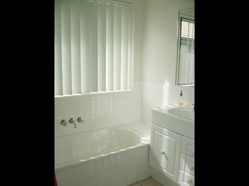 13 Bateman St, Sippy Downs QLD 4556