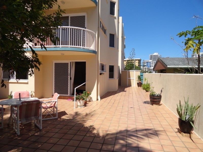 3/12 Memorial Ave, Maroochydore QLD 4558