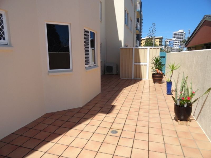 3/12 Memorial Ave, Maroochydore QLD 4558