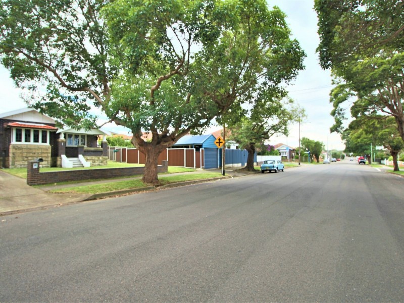 1 Wolli Avenue, Earlwood NSW 2206