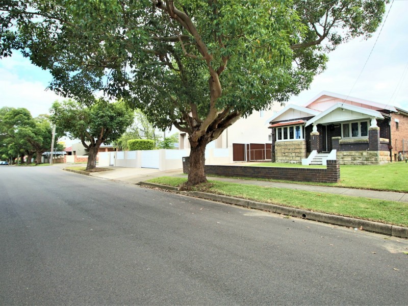 1 Wolli Avenue, Earlwood NSW 2206