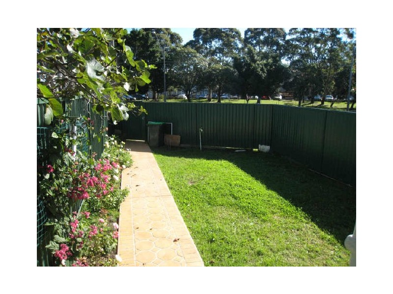 2E HILLCREST AVENUE, Greenacre NSW 2190