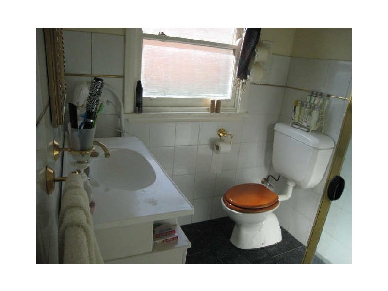 2E HILLCREST AVENUE, Greenacre NSW 2190