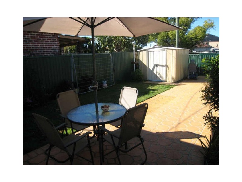 2E HILLCREST AVENUE, Greenacre NSW 2190
